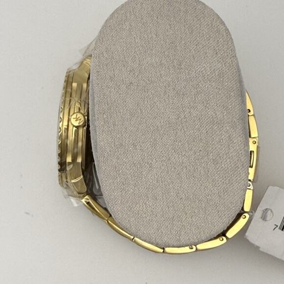 Michael Kors Runway Three-Hand Gold-Tone Stainless Steel Women’s Watch MK6911 main image 4